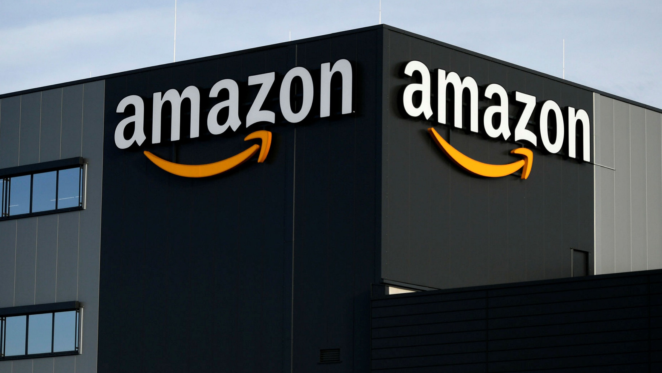 <strong>Amazon stock has best day since 2015 after Prime price rise and cloud boost</strong>