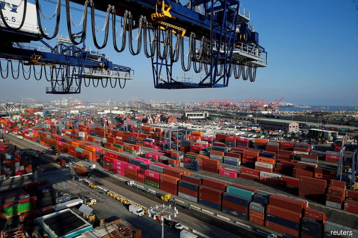 <strong>U.S. to begin review of tariffs on 300 Billion USD of China imports</strong>