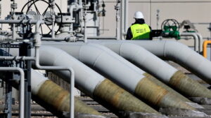 <strong>Russia indefinitely suspends Nord Stream gas pipeline to Europe</strong>