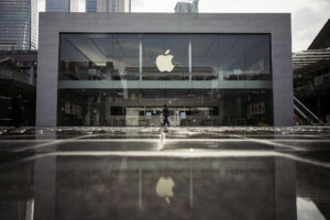 <strong>Apple’s business under growing threat from China’s Covid wave</strong>