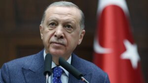 <strong>Break up of Turkey’s opposition alliance introduces yet another major political twist two months prior to historic presidential and parliamentary elections </strong>
