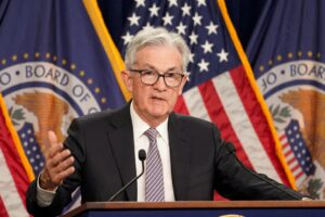 <strong>Pound Surges on Speculation of Fed's Rate Pause, Dampens FTSE 100a</strong>