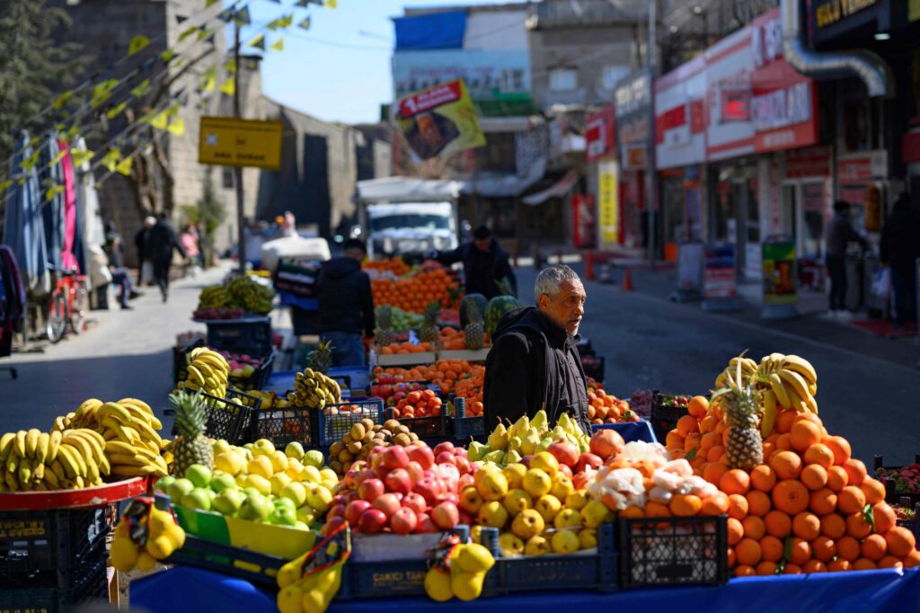 Turkey Inflation Dips Under 40%, Boosting Rate Cut Forecasts