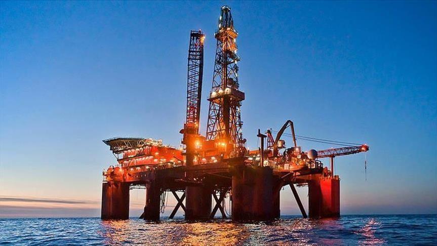 Weak oil price adds to strain on Saudi mega-projects.
