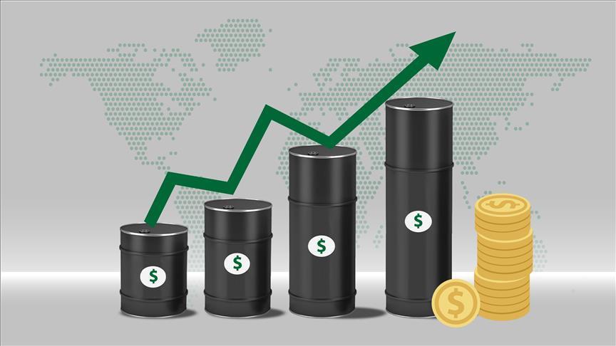 Brent Oil Tops USD 70 Amid Growing Pressure on Russia.
