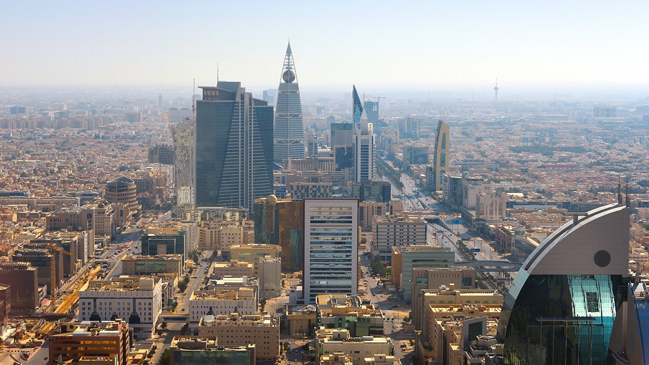 Riyadh Looks to Cool Property Surge to Lure Expats from Dubai.