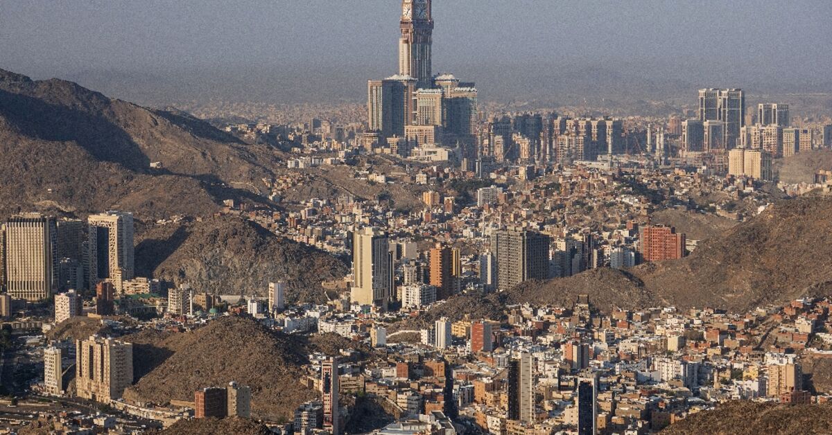 Saudi Wealth Fund sells Mecca developer shares for USD253 Mn.
