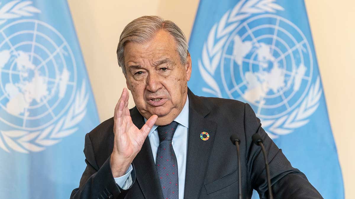 Saudi Arabia leads attempts to block climate deal, UN chief warns in closed-door talks.