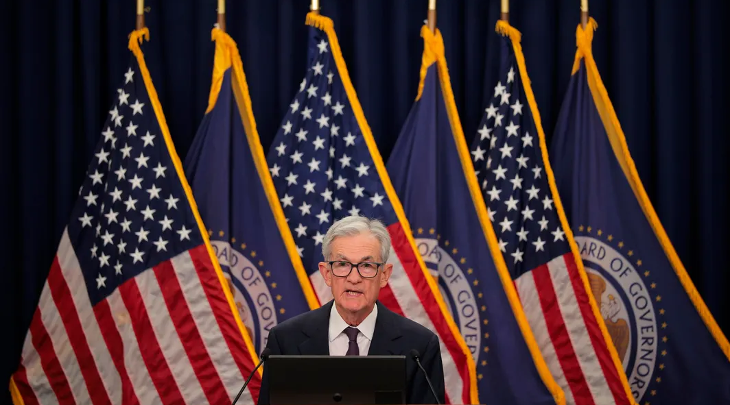 Fed Lowers Rates Amid Three Dissents, Expects One Cut in 2026