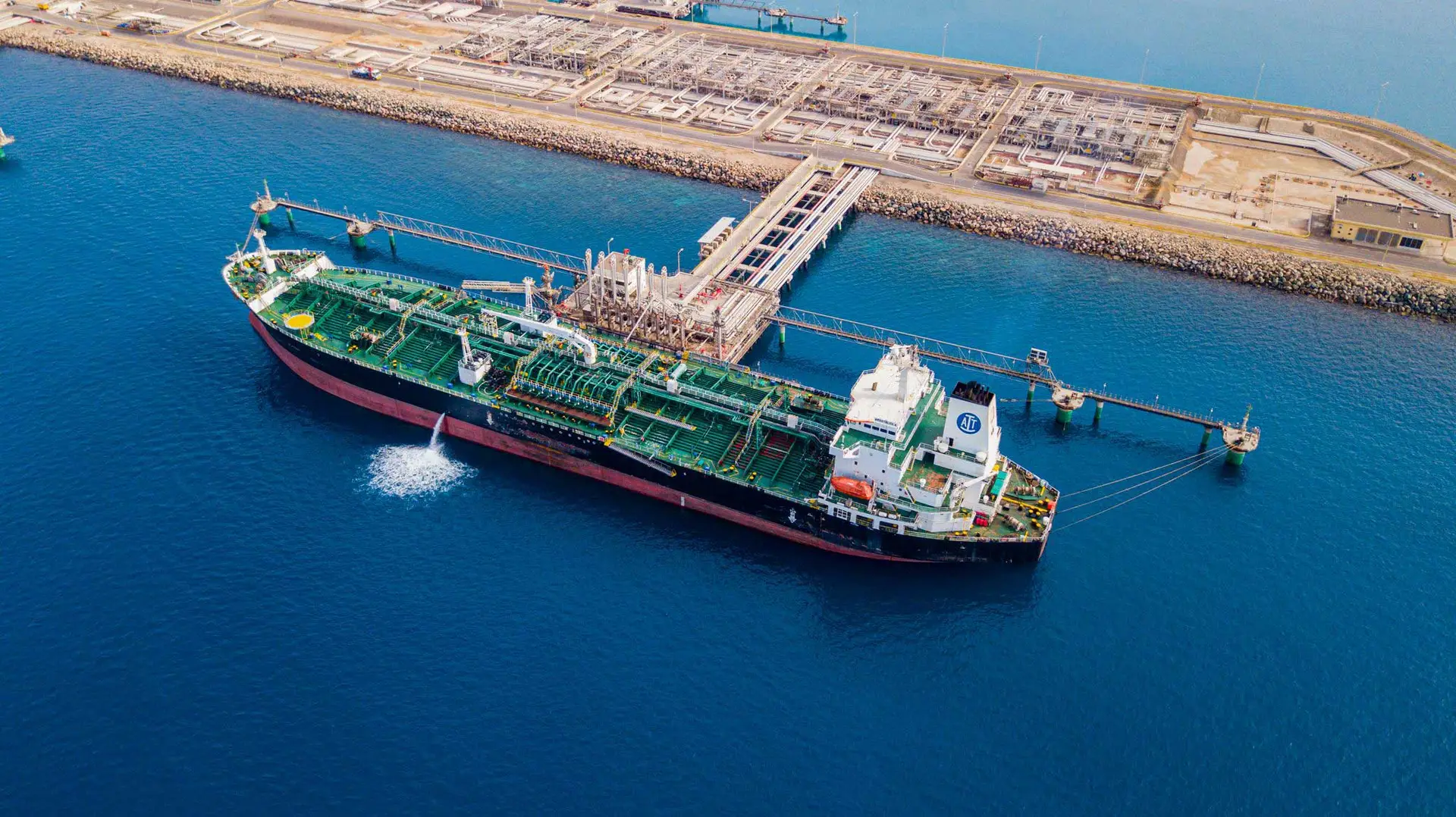 Saudis Give Oil Buyers Red Sea Option Due to Hormuz Crisis