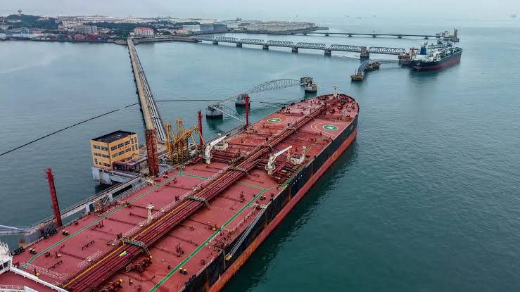 Saudi Red Sea crude exports hit record before Houthi blockade warning.