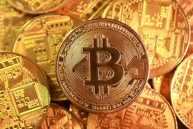 SAFE HAVENS | Gold and Bitcoin Wake Up